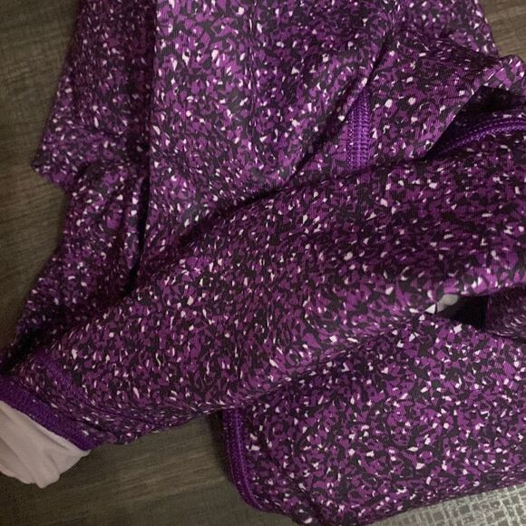 Lululemon galaxy workout capris size 8 - Picture 6 of 8